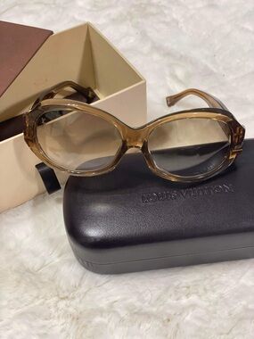 Authentic Louis Vuitton Honey Brown Oval Frame Sunglasses